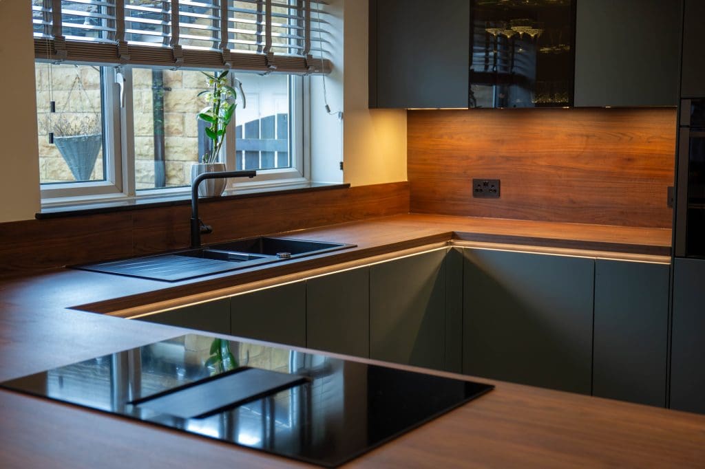 0V7B4202 Enhanced Nr | German Kitchen Outlet, Chester