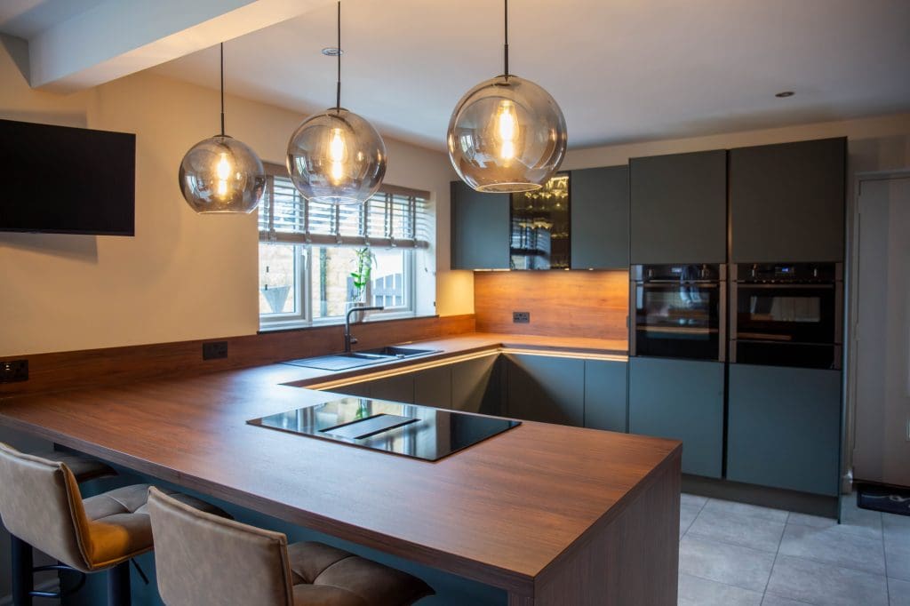 0V7B4245 Enhanced Nr | German Kitchen Outlet, Chester