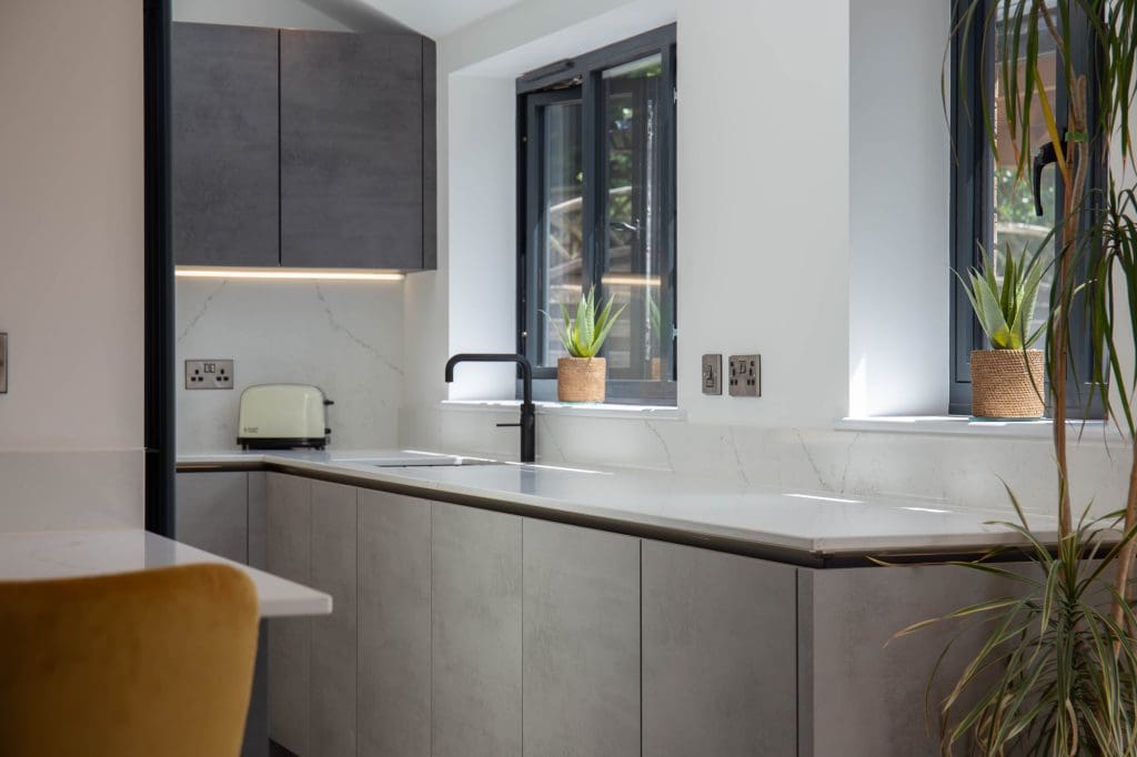 0V7B4992 Enhanced Nr | German Kitchen Outlet, Chester