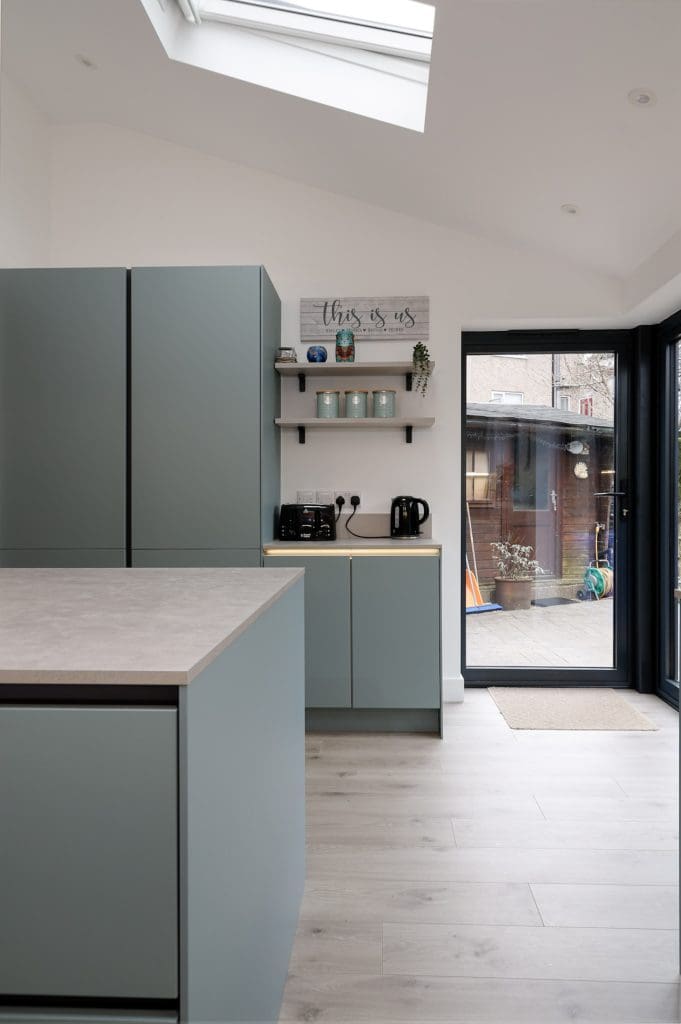 3 6Nh6233 Edit | German Kitchen Outlet, Chester