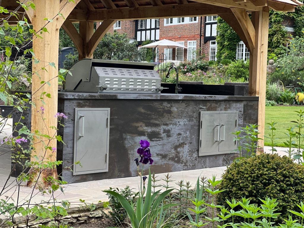 Out Door Kitchen In Dekton Trillium Woking Gu22 | Zen Küchen, Richmond